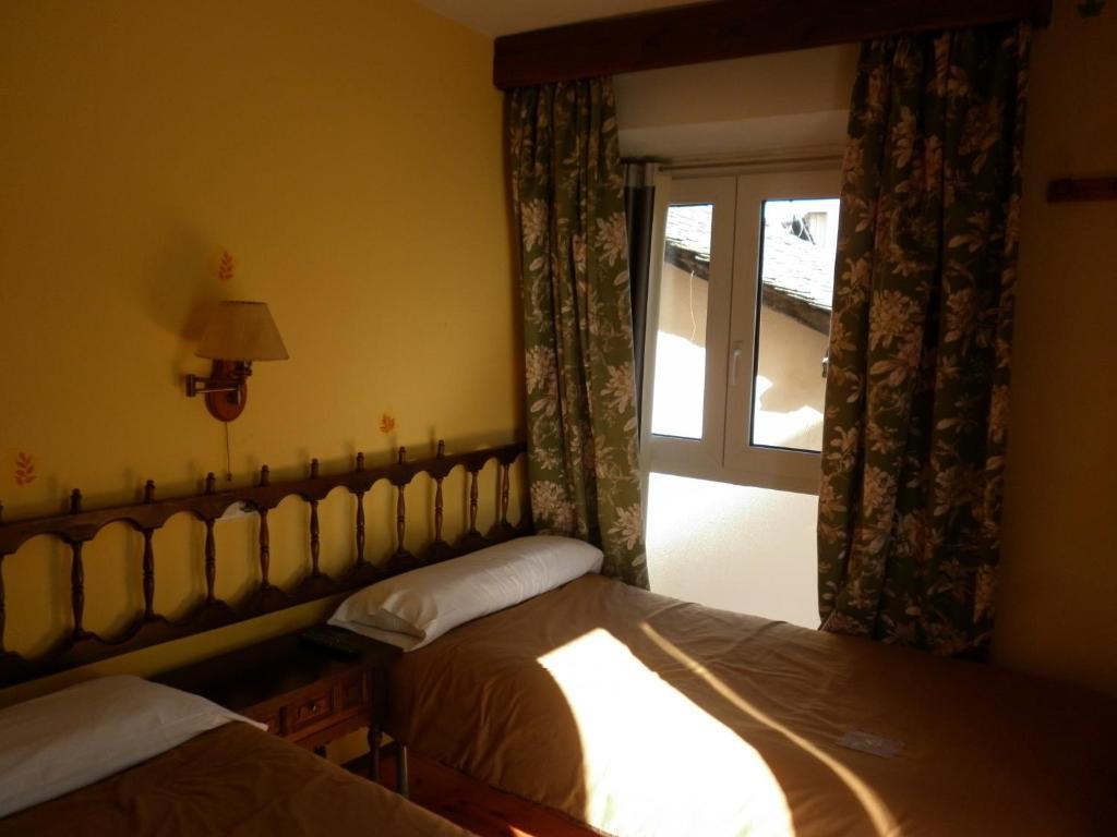 Hotel Fonda Cerdanya Puigcerdà Pokoj fotografie